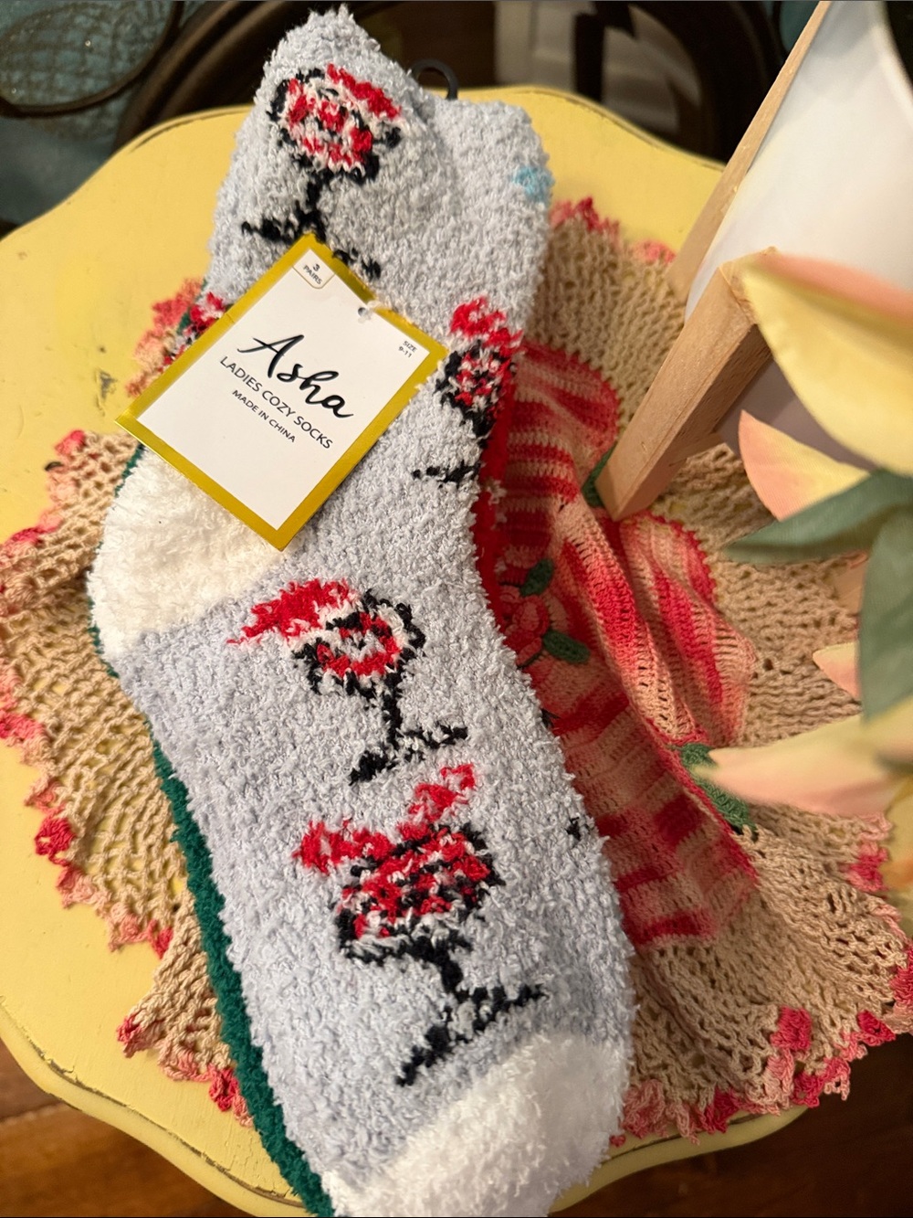 🧦🧦🧦3 for 12$🧦🧦🧦Asha Ladies Cozy Socks - Light Gray with Red Floral-3Pr